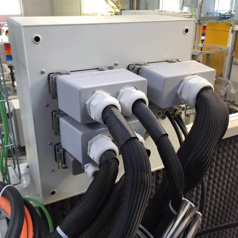 Gewebekabelschutzschlauch System EXPANFLEX bündelt und schützt Kabeln in elektrische, elektronische und Telekommunikationsnetze - eldax Kabelsysteme